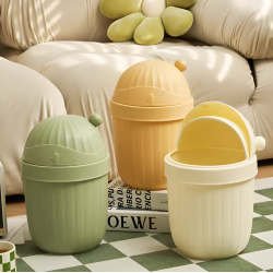 Plastic Trash Can With Lid